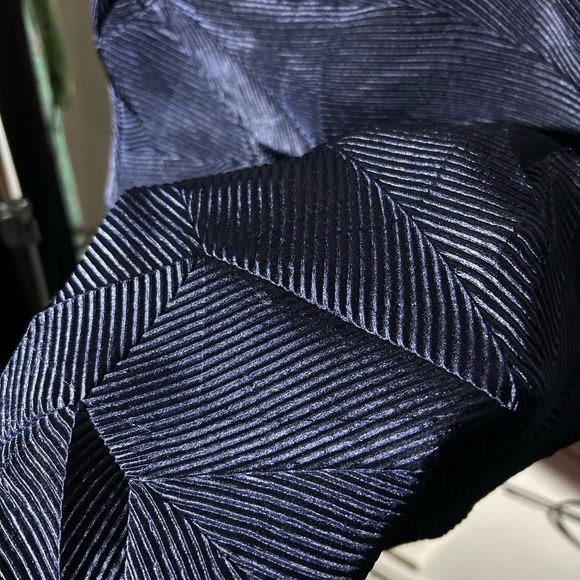 Floreat by Anthropologie Navy Crinkled Spaghetti Tank Loose Bodice Size Large - Picture 2 of 5